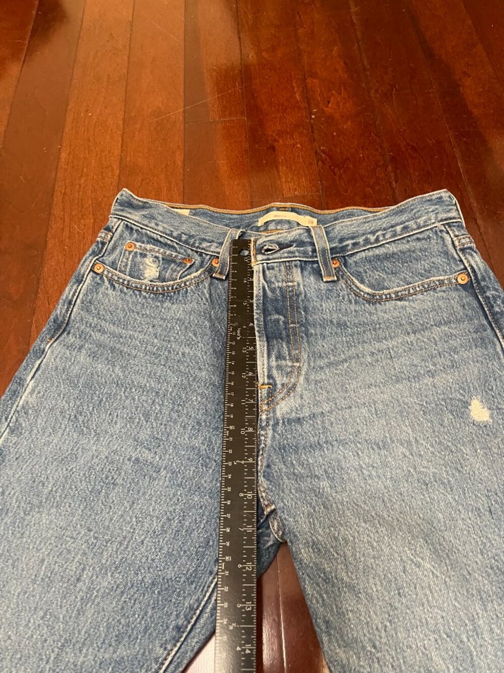 Levi’s Premium Wedgie High Rise Distressed Raw Hem Jeans Size 28 NWOT - Picture 3 of 9